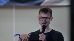 P1027177